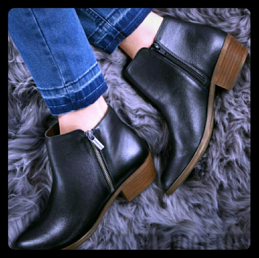 Woman Black Leather Ghita Short Boots